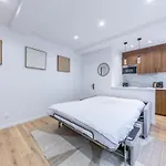 Stylish 4 Stars Near Montmartre & Metro 파리