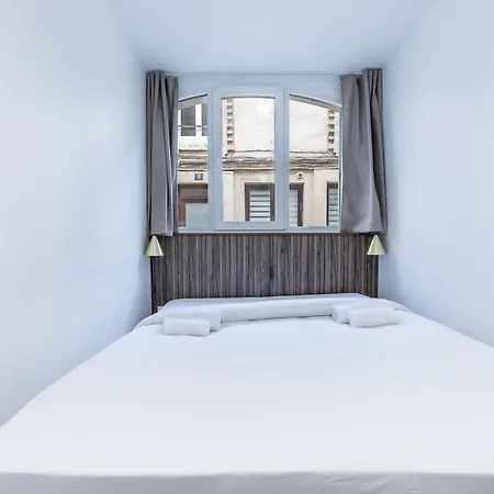 Stylish 4 Stars Near Montmartre & Metro Apartment *